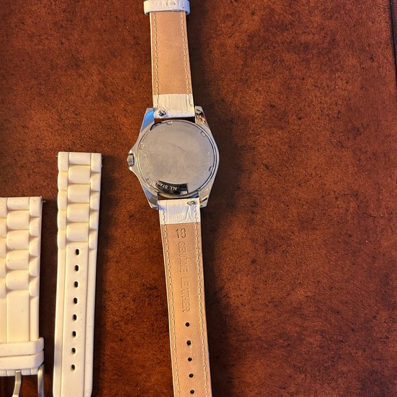 Fossil women’s watch and bands - Picture 2 of 4